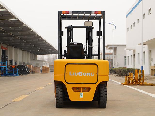 CLG系列四支點(diǎn)單驅(qū)3.0T~3.5T